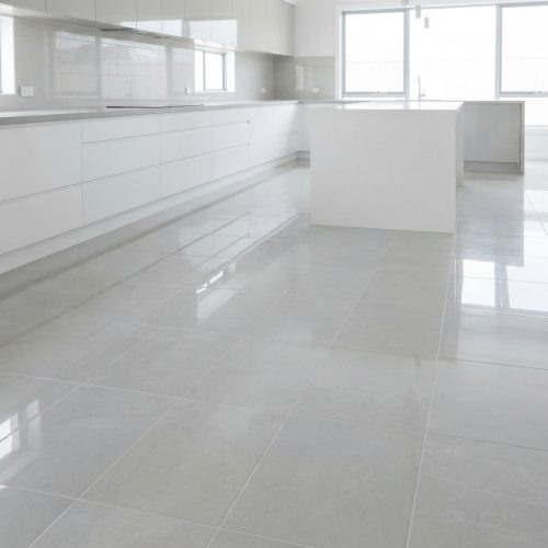 Spacious_kitchen_tiled_floor_202607301135